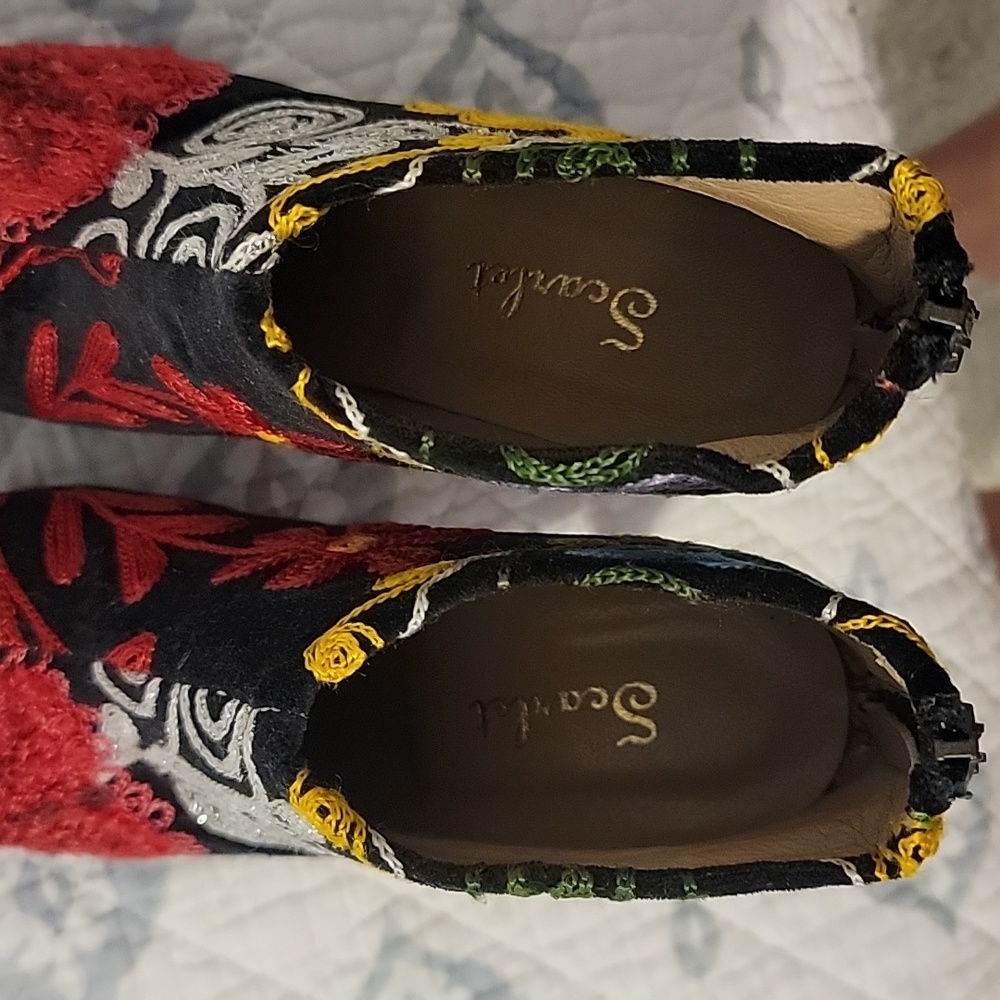 Boots - Picture 6 of 7